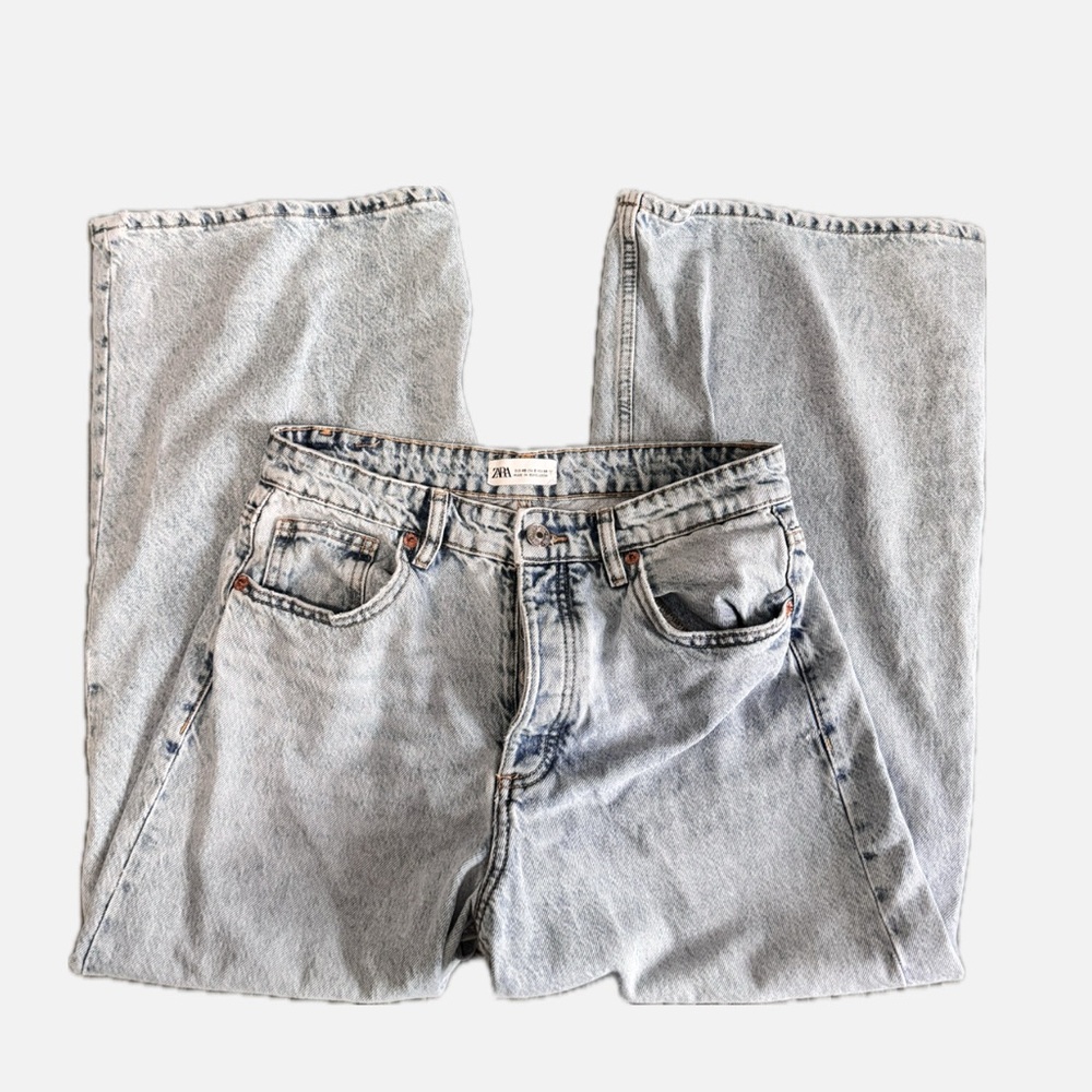 Zara Light Wash Straight Jeans - Pale Blue